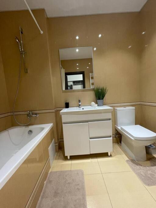 Sky House Premium Apartment In City Center Kişinev Dış mekan fotoğraf